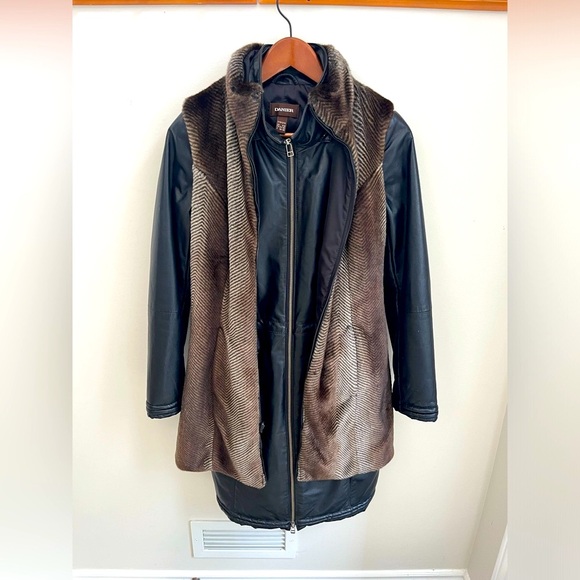 Danier leather trench coat - Picture 3 of 6